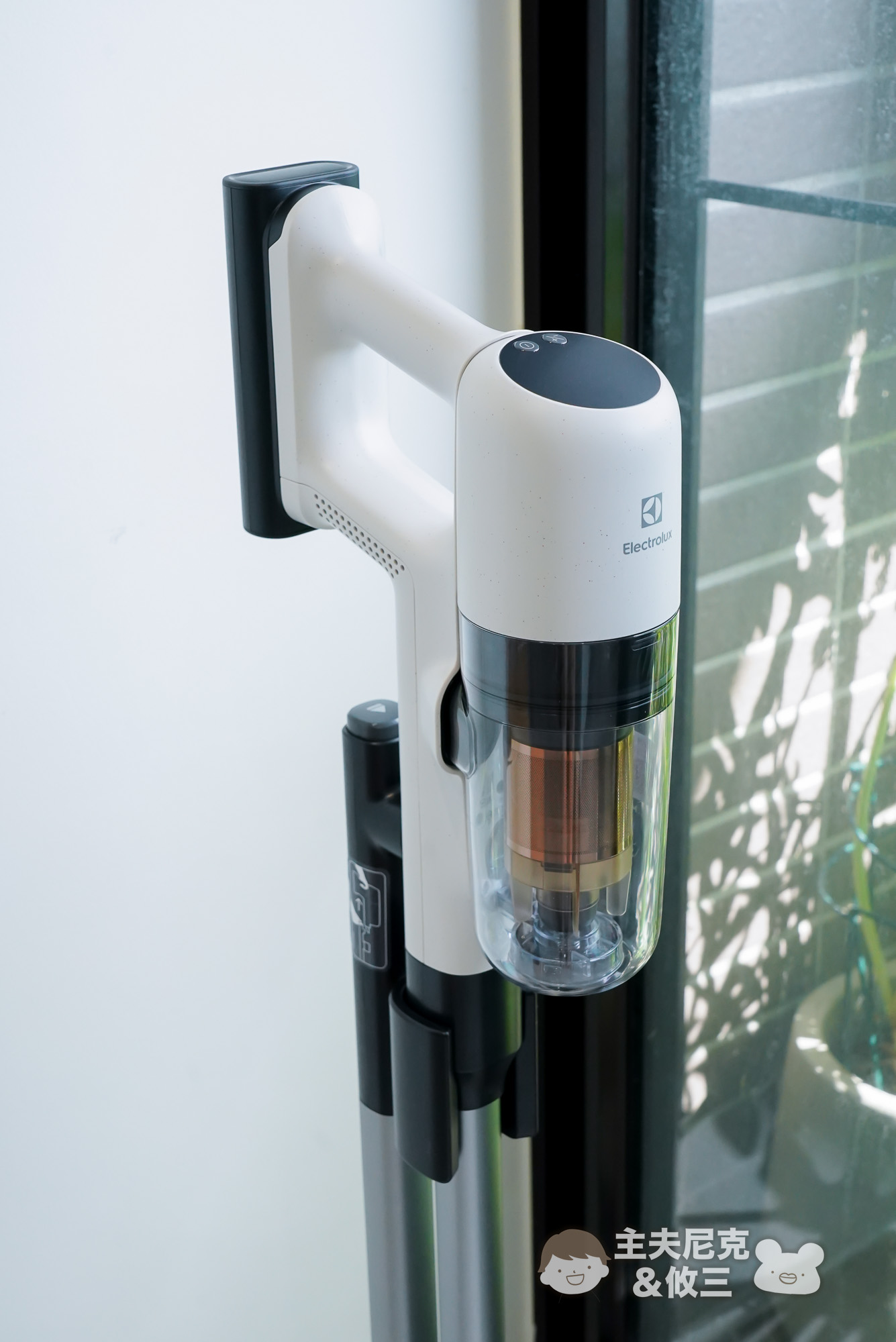 輕量吸塵器團購》滿額贈 伊萊克斯最新吸塵器700輕量型 超輕盈+吸塵蟎兩用 - 第4張圖