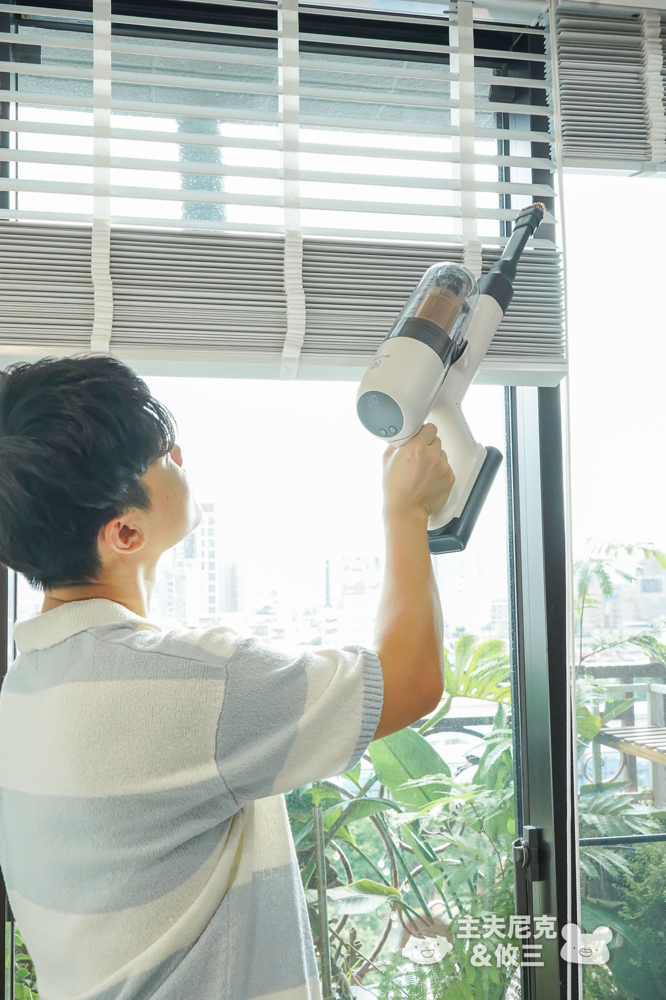 輕量吸塵器團購》滿額贈 伊萊克斯最新吸塵器700輕量型 超輕盈+吸塵蟎兩用 - 第14張圖
