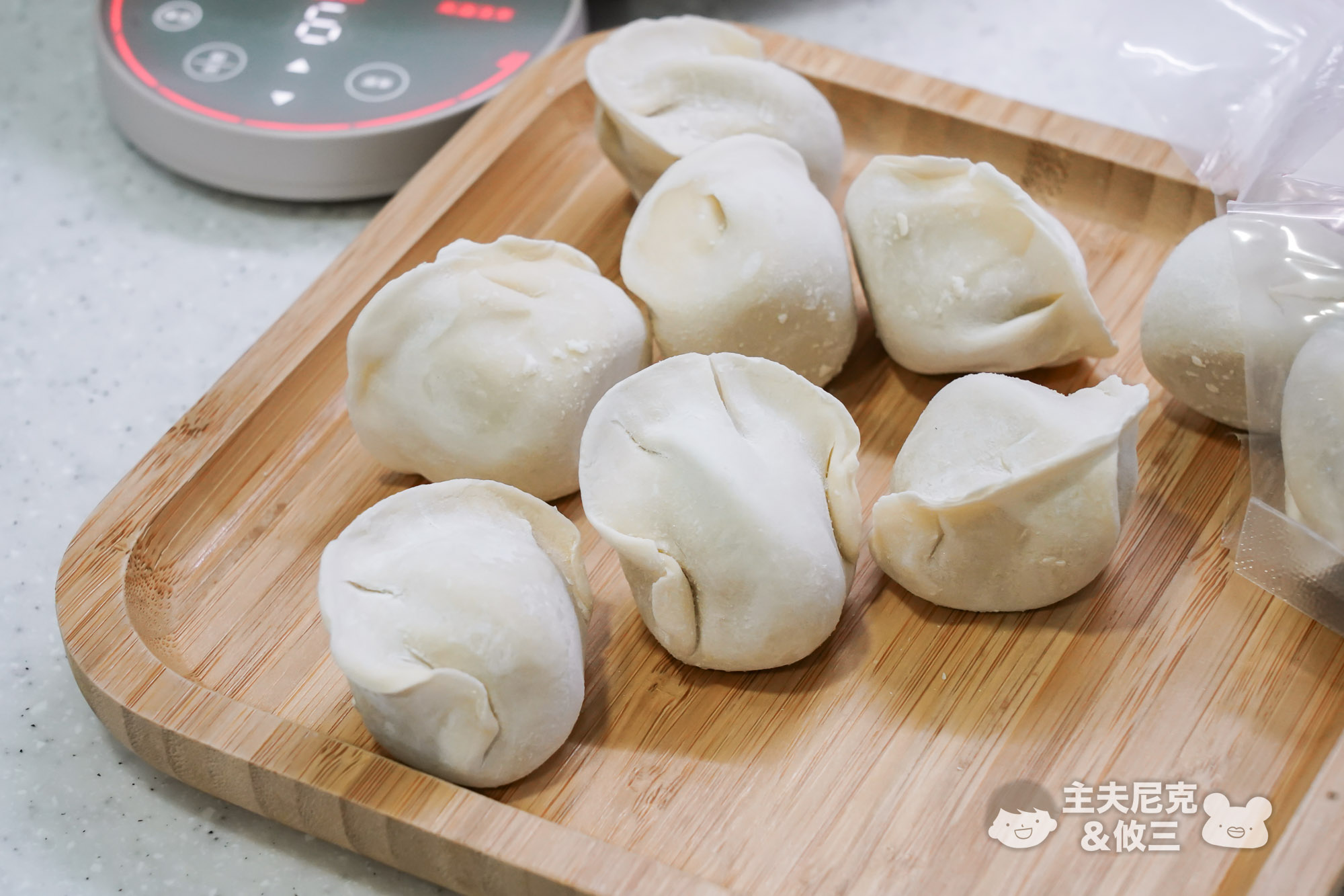 津津膳食堂團購》12/31結團 手工爆餡水餃[台灣溫體豬+仿土雞]超香！還有舒肥雞胸肉，爆單開團！