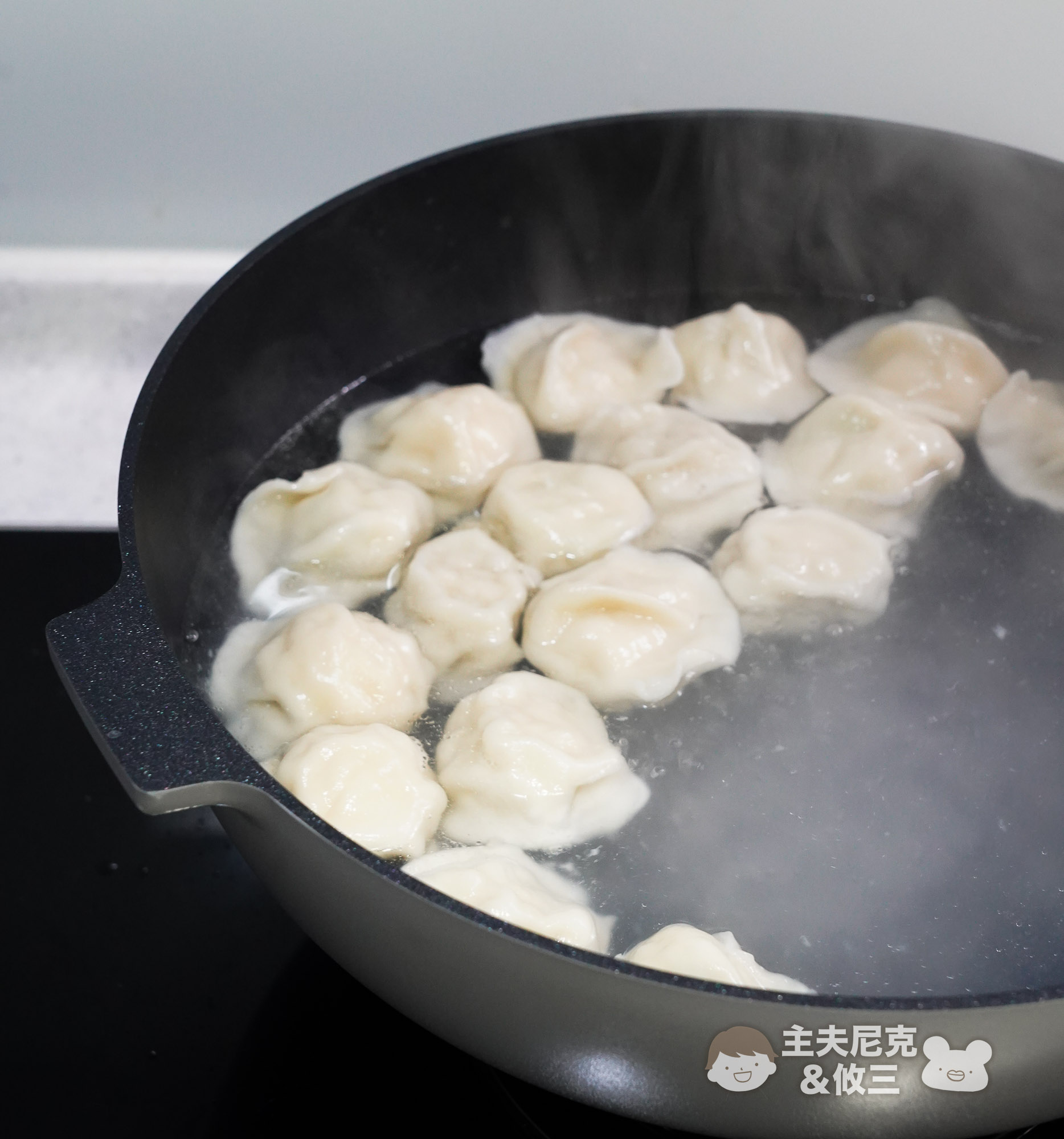 津津膳食堂團購》12/31結團 手工爆餡水餃[台灣溫體豬+仿土雞]超香！還有舒肥雞胸肉，爆單開團！