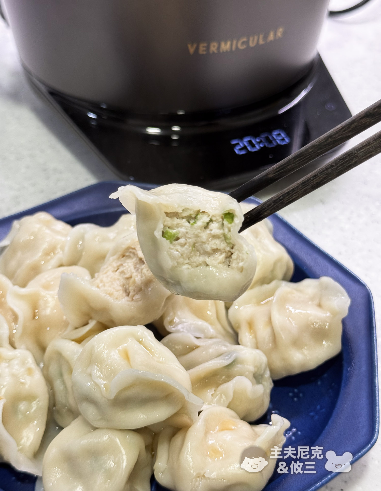 津津膳食堂團購》12/31結團 手工爆餡水餃[台灣溫體豬+仿土雞]超香！還有舒肥雞胸肉，爆單開團！