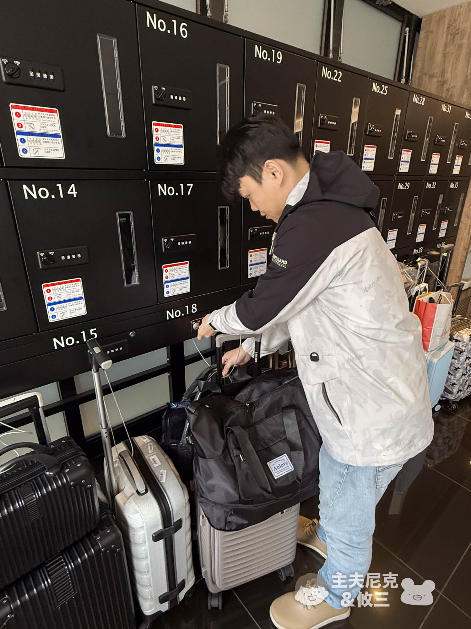 煞車行李箱團購》7月最新LAMADA前開式2代Swiss Style BERMAS一鍵煞車.超輕PC解放雙手超好用 - 第11張圖 煞車行李箱團購》7月最新LAMADA前開式2代Swiss Style BERMAS一鍵煞車.超輕PC解放雙手超好用