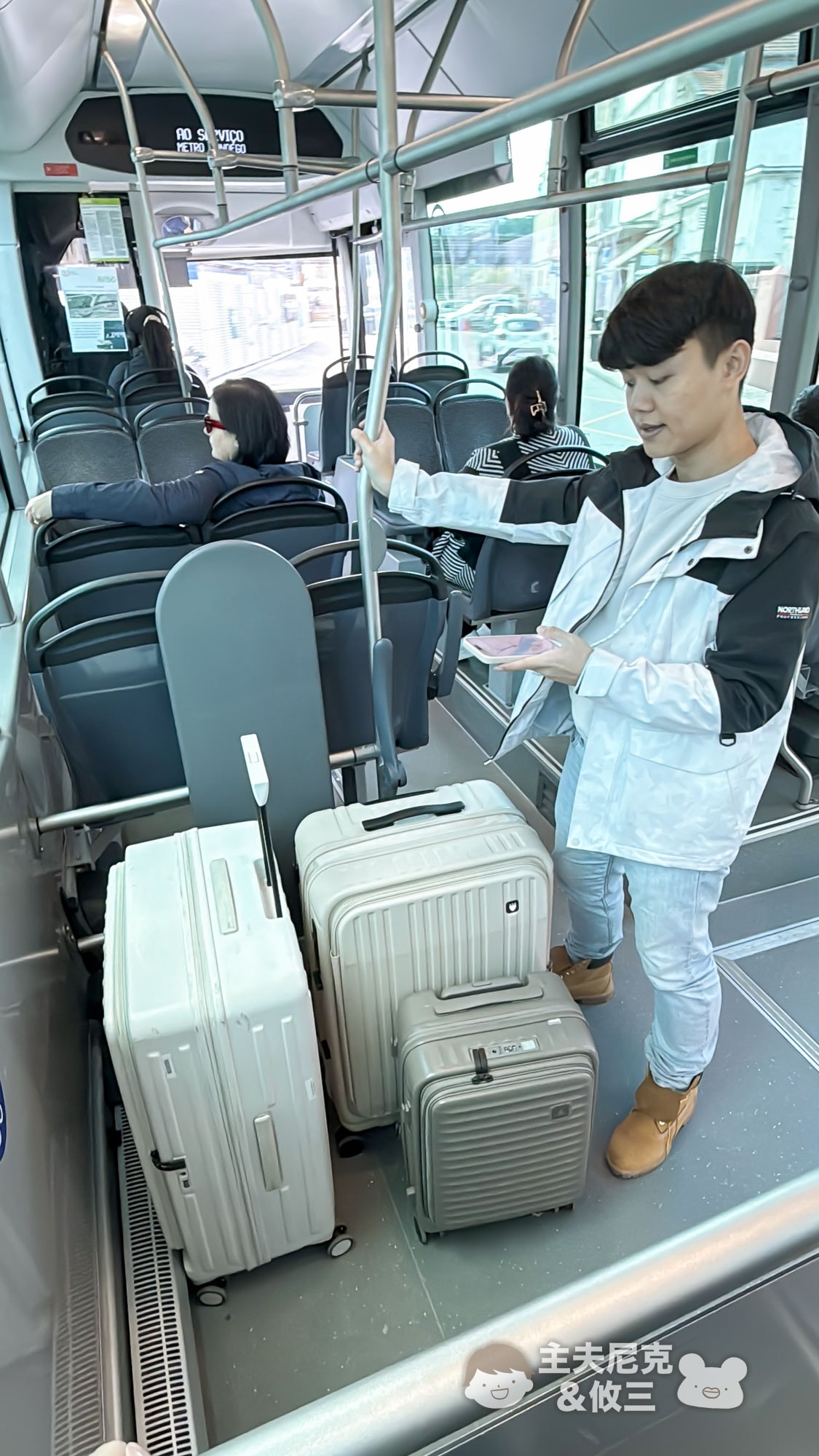 煞車行李箱團購》7月最新LAMADA前開式2代Swiss Style BERMAS一鍵煞車.超輕PC解放雙手超好用 - 第17張圖 煞車行李箱團購》7月最新LAMADA前開式2代Swiss Style BERMAS一鍵煞車.超輕PC解放雙手超好用